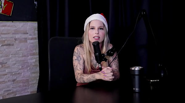Gostosa se masturba e leva pau no cu até ser gozada após falar que os famosos que pegaria do Brasil e Hollywood, tem que ter um lubrificante pra transar, e prefere sua bunda – Baby Fire